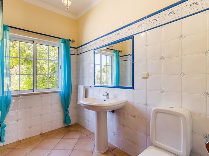 Image No.15-4 Bed House for sale