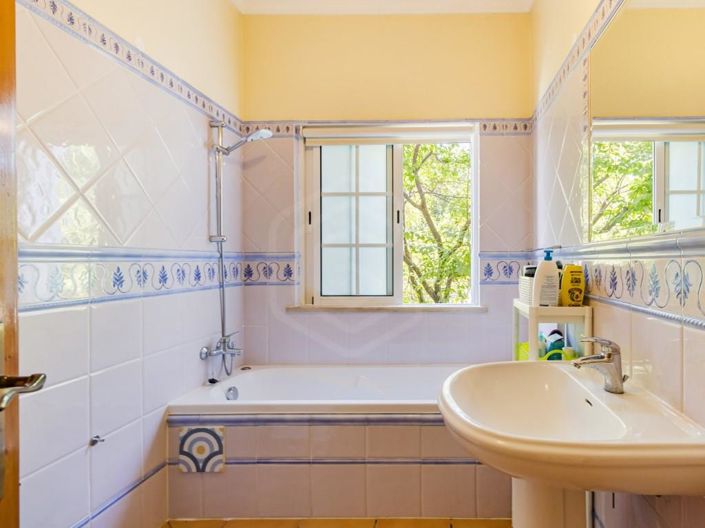 Image No.16-4 Bed House for sale