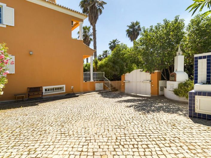 Image No.23-4 Bed House for sale