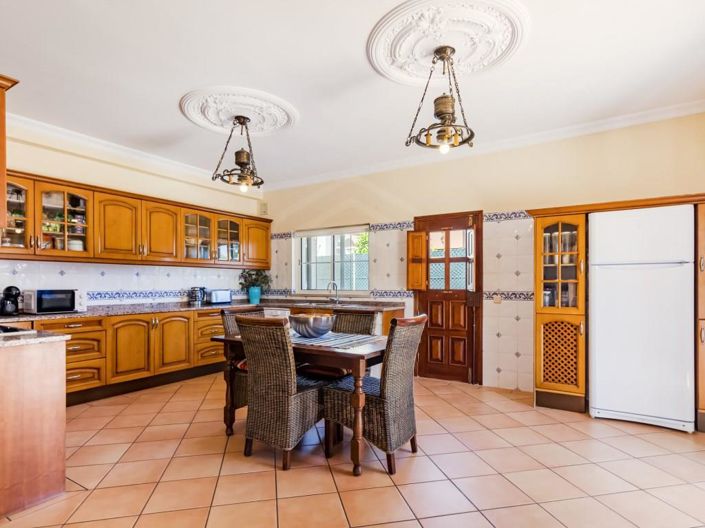 Image No.5-4 Bed House for sale