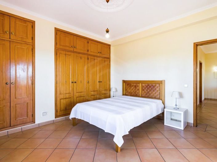 Image No.8-4 Bed House for sale