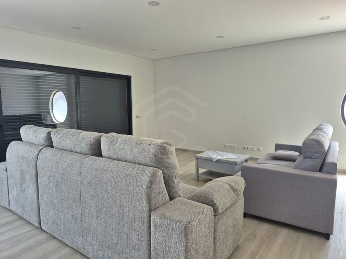 Image No.1-3 Bed House for sale