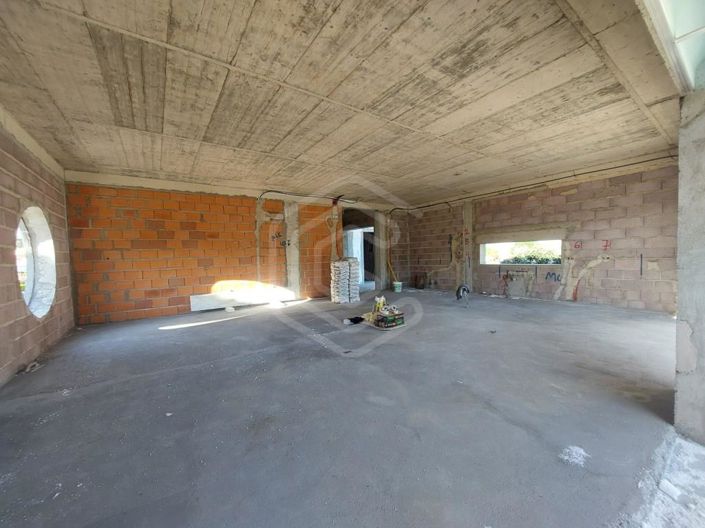 Image No.21-3 Bed House for sale