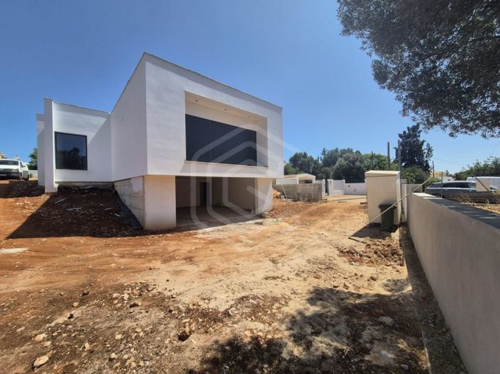 Image No.29-3 Bed House for sale