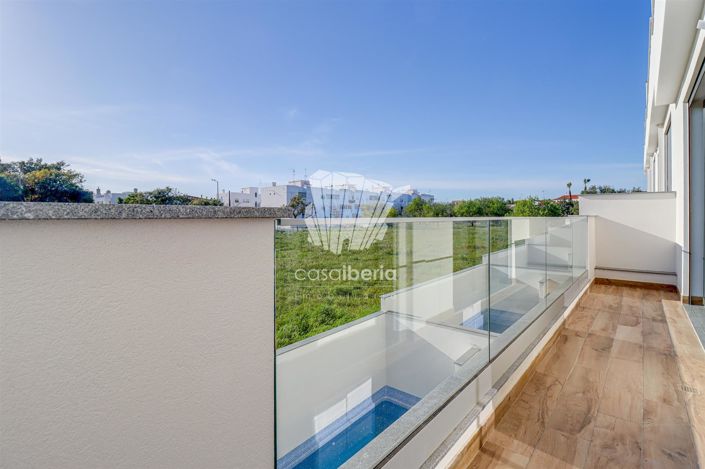 Image No.23-3 Bed House for sale