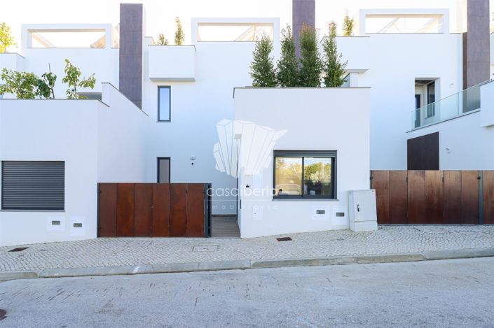 Image No.7-3 Bed House for sale