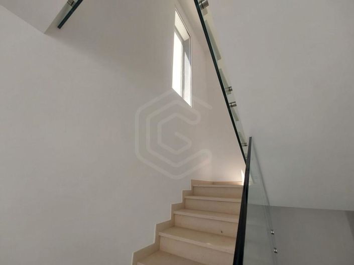 Image No.17-3 Bed House for sale