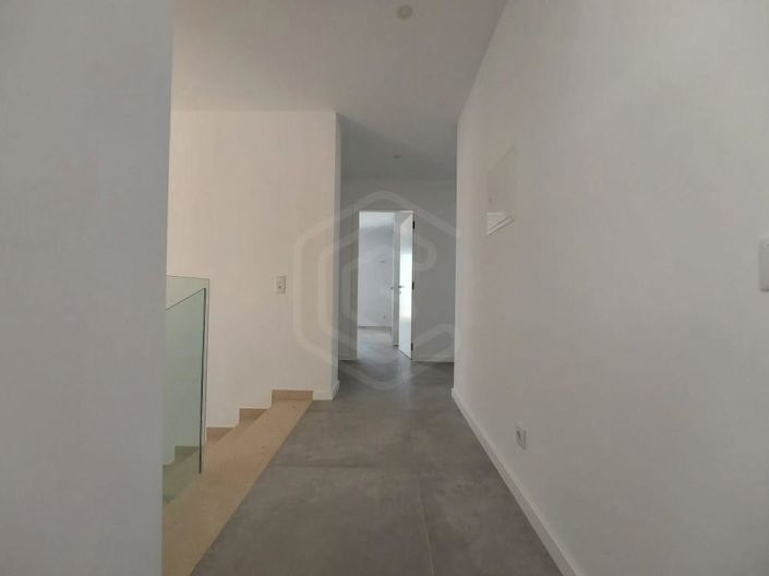 Image No.18-3 Bed House for sale