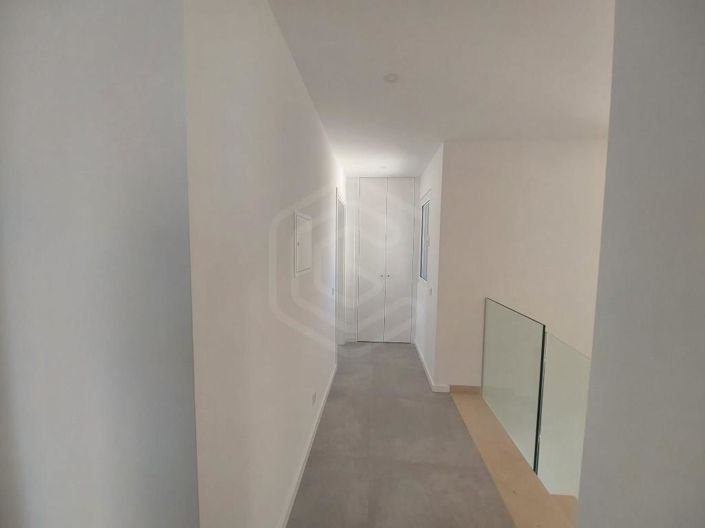 Image No.19-3 Bed House for sale