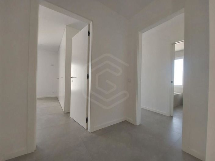 Image No.21-3 Bed House for sale