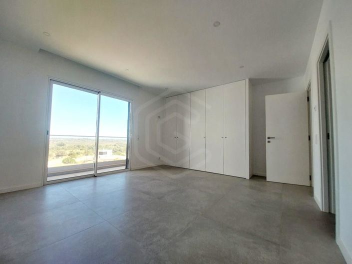 Image No.23-3 Bed House for sale