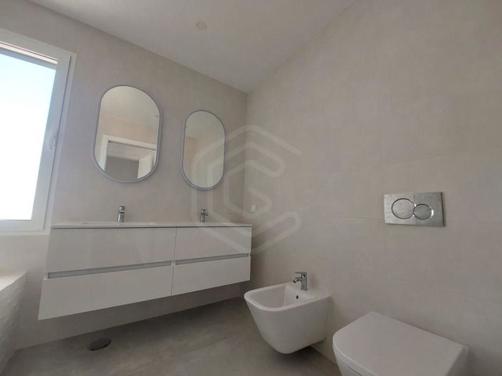 Image No.24-3 Bed House for sale