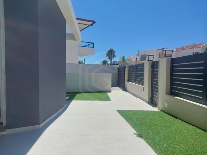 Image No.3-3 Bed House for sale