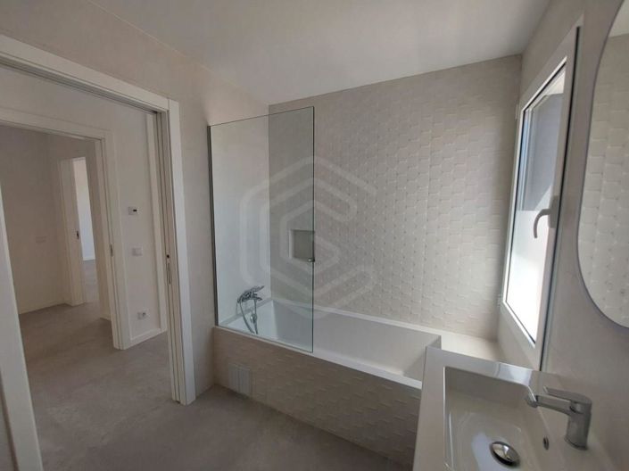 Image No.31-3 Bed House for sale