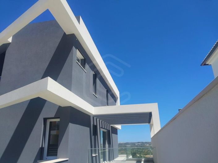 Image No.4-3 Bed House for sale