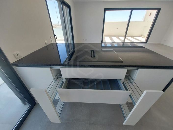 Image No.11-3 Bed House for sale