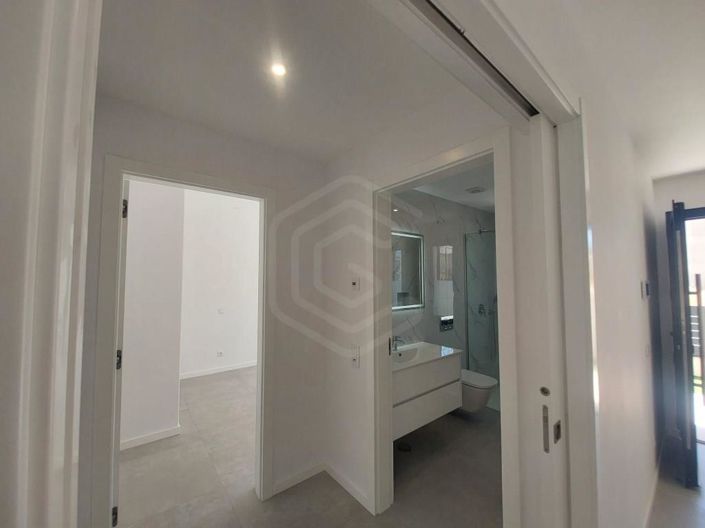 Image No.12-3 Bed House for sale