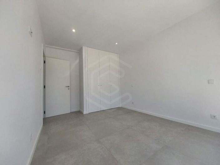 Image No.13-3 Bed House for sale