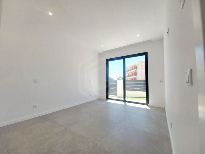 Image No.14-3 Bed House for sale