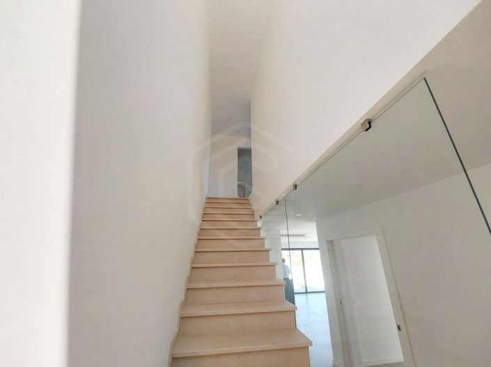 Image No.16-3 Bed House for sale