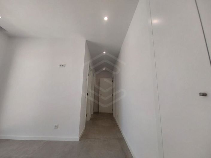 Image No.19-3 Bed House for sale