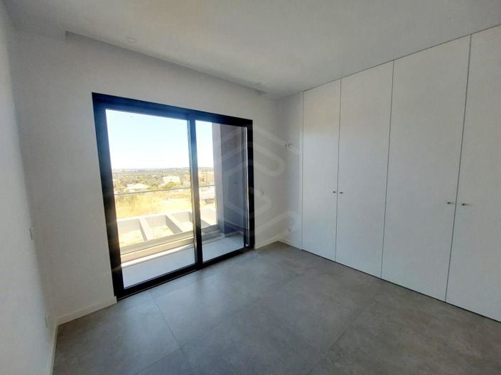 Image No.21-3 Bed House for sale