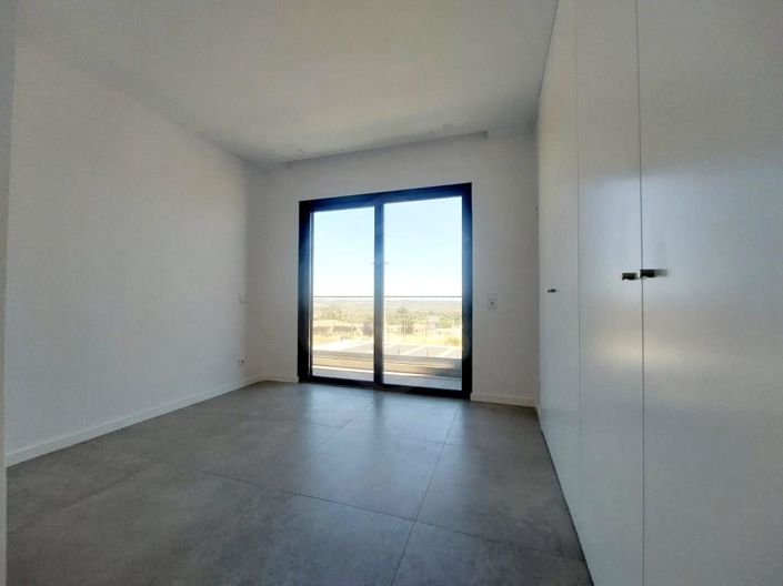 Image No.22-3 Bed House for sale