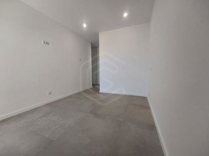 Image No.25-3 Bed House for sale