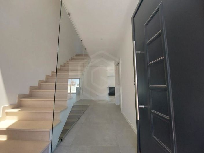 Image No.3-3 Bed House for sale