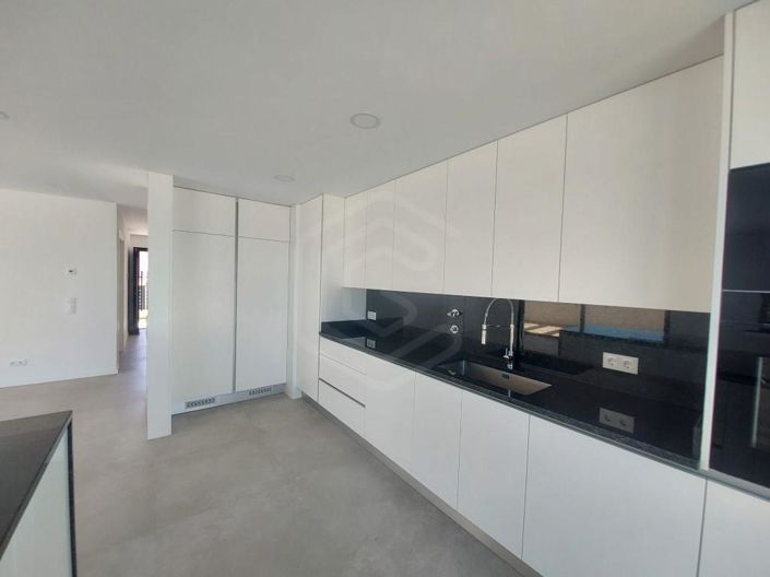 Image No.4-3 Bed House for sale