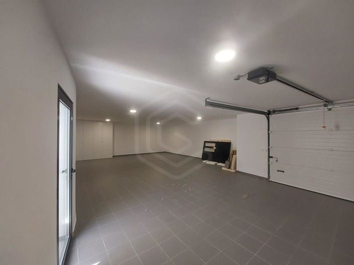 Image No.41-3 Bed House for sale