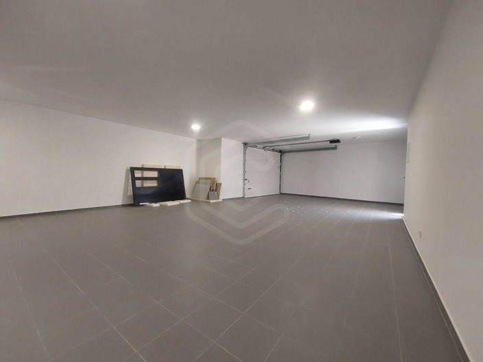 Image No.42-3 Bed House for sale