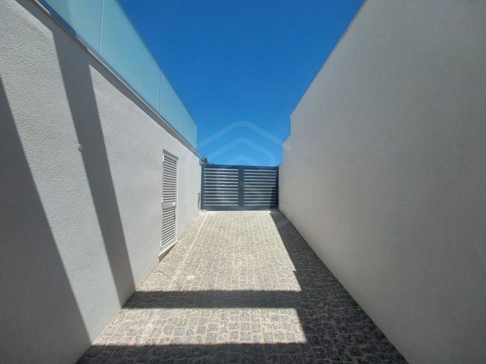 Image No.43-3 Bed House for sale