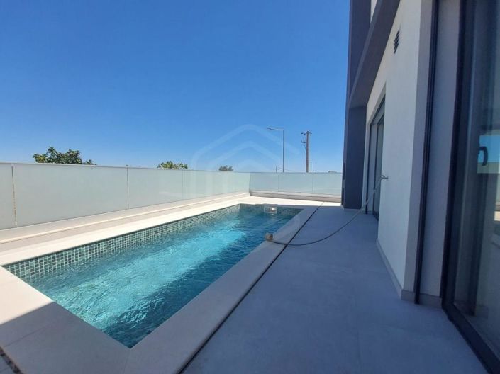 Image No.44-3 Bed House for sale