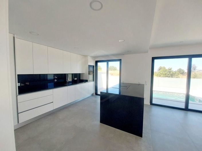 Image No.8-3 Bed House for sale