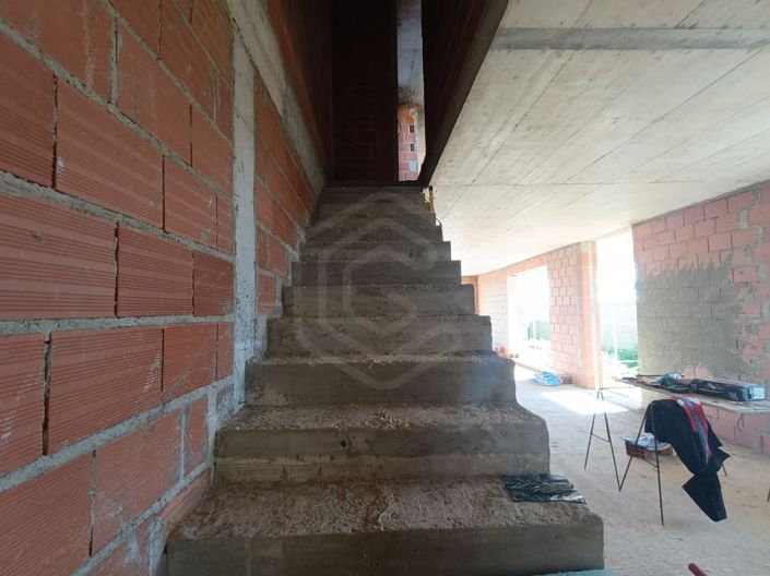 Image No.14-3 Bed House for sale