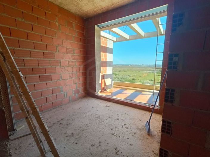 Image No.17-3 Bed House for sale