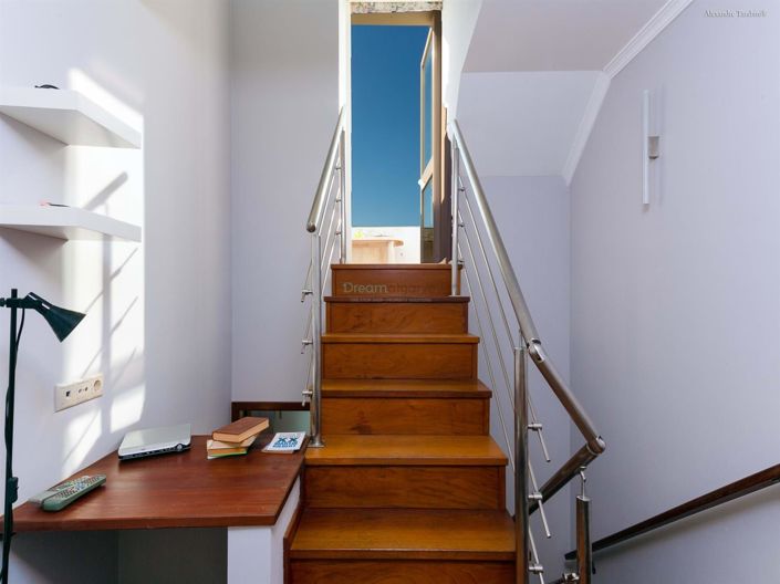 Image No.18-2 Bed House for sale