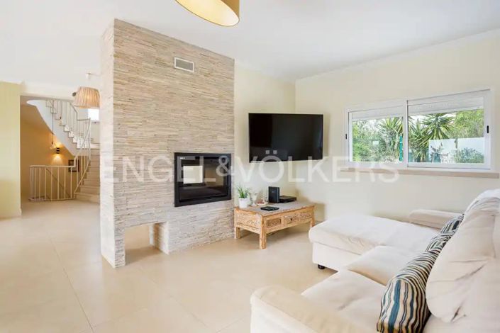 Image No.23-4 Bed House for sale