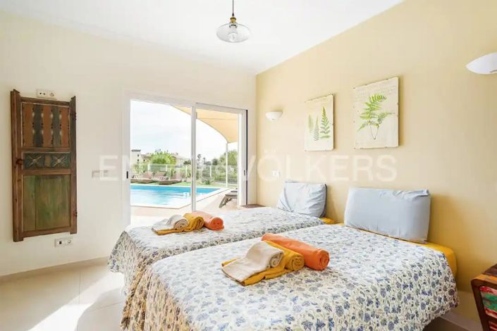 Image No.28-4 Bed House for sale