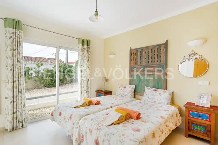 Image No.31-4 Bed House for sale