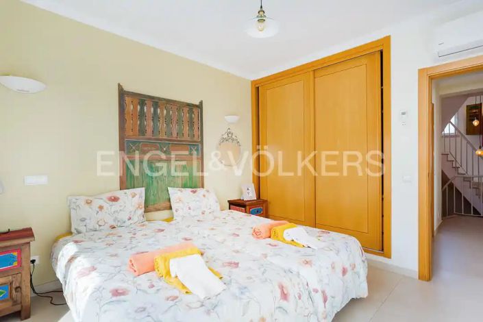 Image No.32-4 Bed House for sale