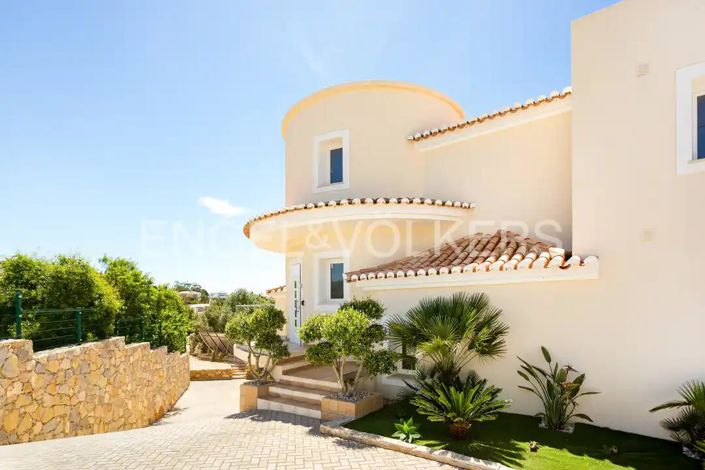 Image No.40-4 Bed House for sale