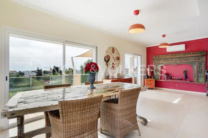 Image No.6-4 Bed House for sale