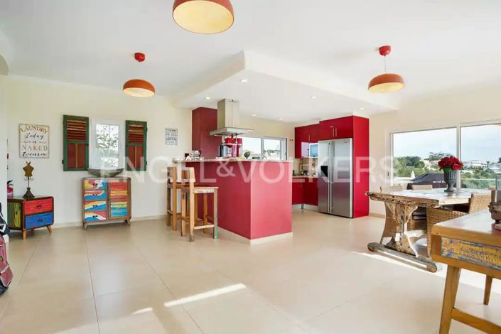 Image No.7-4 Bed House for sale