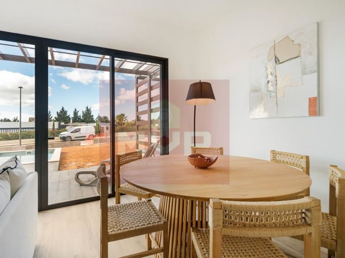 Image No.13-2 Bed House for sale