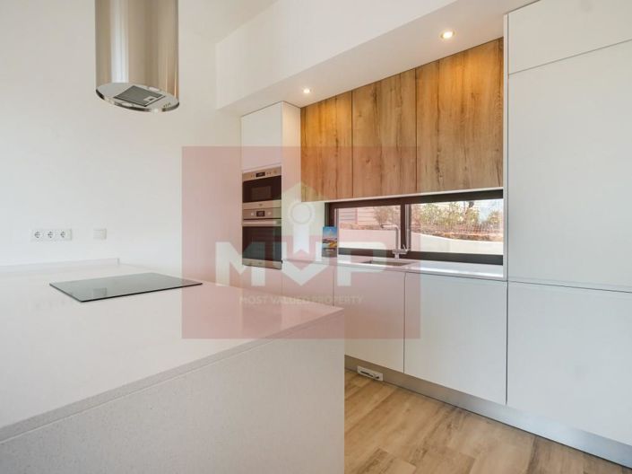 Image No.14-2 Bed House for sale