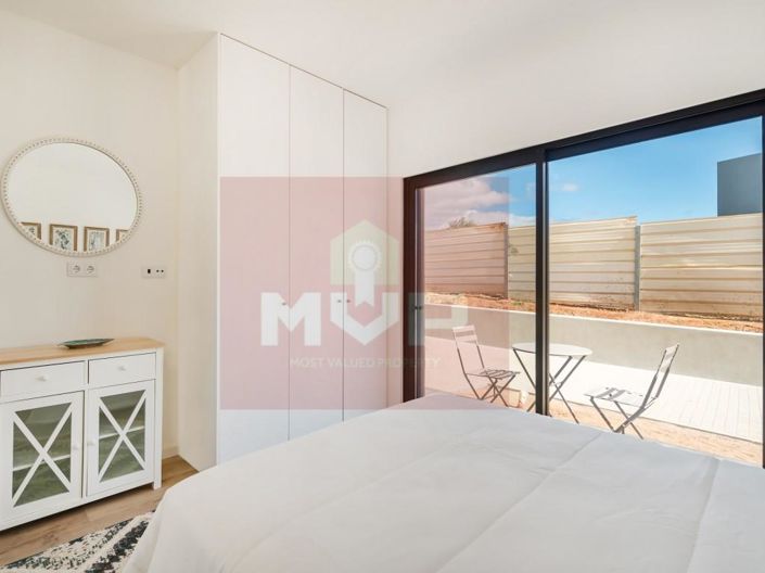 Image No.18-2 Bed House for sale