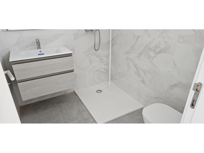 Image No.11-3 Bed House for sale