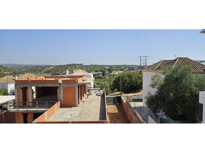 Image No.9-3 Bed House for sale